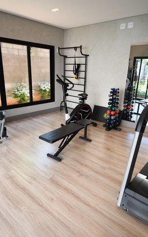 Casa de condomínio à venda com 85m², 2 quartos e 2 vagasÁrea comum - Academia