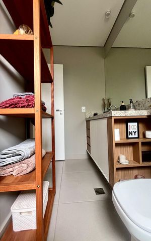 Casa de condomínio à venda com 85m², 2 quartos e 2 vagas Casa de condomínio à venda com 85m², 2 quartos e 2 vagasBanheiro da Suíte 1