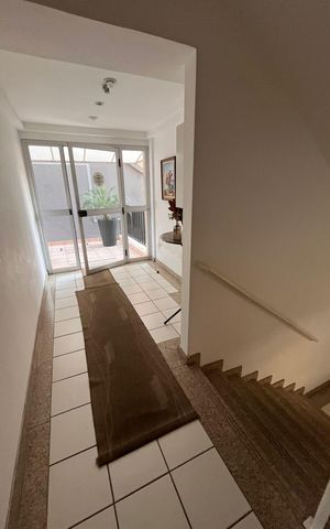 Apartamento à venda com 115m², 2 quartos e 1 vaga Apartamento à venda com 115m², 2 quartos e 1 vagaHall