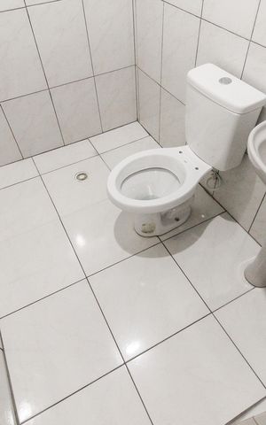 Casa à venda com 45m², 2 quartos e sem vaga Casa à venda com 45m², 2 quartos e sem vagaBanheiro