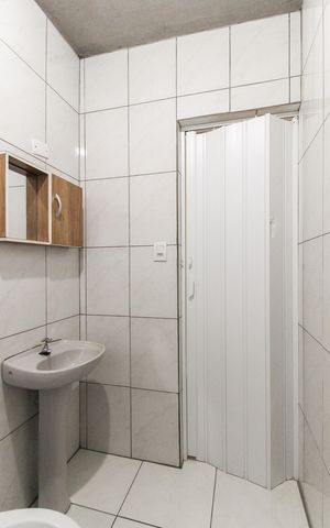 Casa à venda com 45m², 2 quartos e sem vaga Casa à venda com 45m², 2 quartos e sem vagaBanheiro