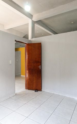 Casa à venda com 45m², 2 quartos e sem vaga Casa à venda com 45m², 2 quartos e sem vagaQuarto 1
