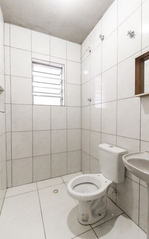 Casa à venda com 45m², 2 quartos e sem vaga Casa à venda com 45m², 2 quartos e sem vagaBanheiro