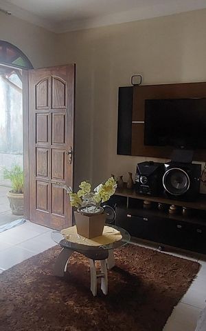 Casa à venda com 200m², 3 quartos e 2 vagas