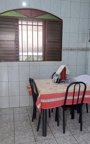 Casa à venda com 200m², 3 quartos e 2 vagas