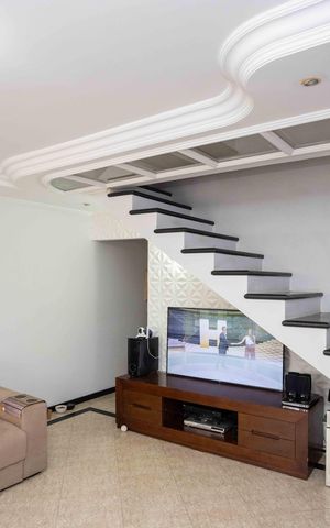 Casa à venda com 178m², 4 quartos e 3 vagasSala de TV