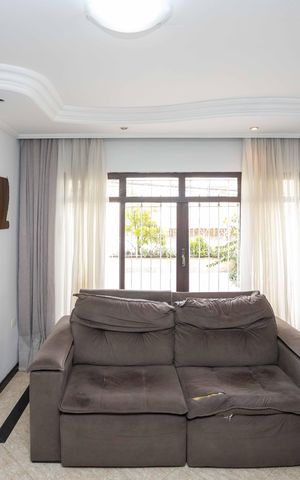 Casa à venda com 178m², 4 quartos e 3 vagasSala de TV