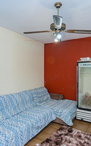Casa à venda com 110m², 2 quartos e 1 vaga Casa à venda com 110m², 2 quartos e 1 vagaSala