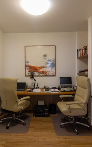 Apartamento à venda com 440m², 4 quartos e 3 vagas Apartamento à venda com 440m², 4 quartos e 3 vagasEscritório