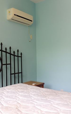 Casa à venda com 200m², 3 quartos e 2 vagasQuarto 1 - Armários