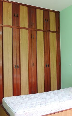 Casa à venda com 200m², 3 quartos e 2 vagasQuarto 2 - Armários