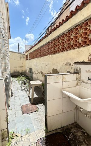 Casa à venda com 100m², 3 quartos e sem vagaÁrea de Serviço 2
