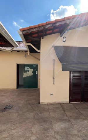 Casa de condomínio para alugar com 915m², 5 quartos e 4 vagas Casa de condomínio para alugar com 915m², 5 quartos e 4 vagasÁrea externa