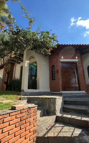 Casa de condomínio para alugar com 915m², 5 quartos e 4 vagas Casa de condomínio para alugar com 915m², 5 quartos e 4 vagasÁrea externa