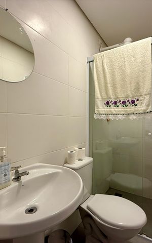 Casa de condomínio à venda com 600m², 3 quartos e 5 vagas Casa de condomínio à venda com 600m², 3 quartos e 5 vagasBanheiro de Serviço