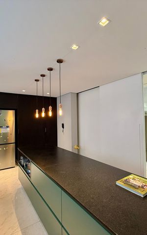 Casa de condomínio à venda com 600m², 3 quartos e 5 vagas Casa de condomínio à venda com 600m², 3 quartos e 5 vagasCozinha