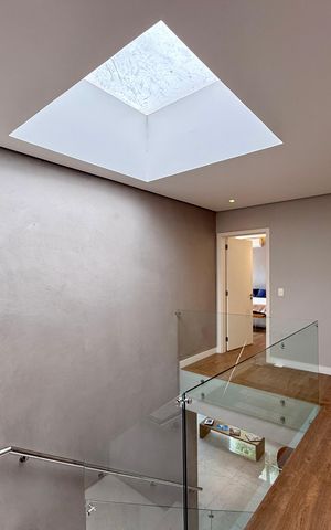 Casa de condomínio à venda com 600m², 3 quartos e 5 vagas Casa de condomínio à venda com 600m², 3 quartos e 5 vagasCorredor Suítes