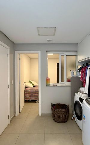 Casa de condomínio à venda com 600m², 3 quartos e 5 vagas Casa de condomínio à venda com 600m², 3 quartos e 5 vagasÁrea de Serviço