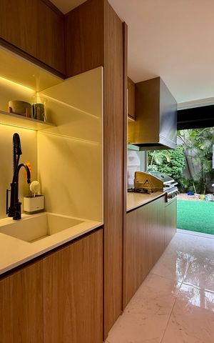 Casa de condomínio à venda com 600m², 3 quartos e 5 vagas Casa de condomínio à venda com 600m², 3 quartos e 5 vagasÁrea Gourmet