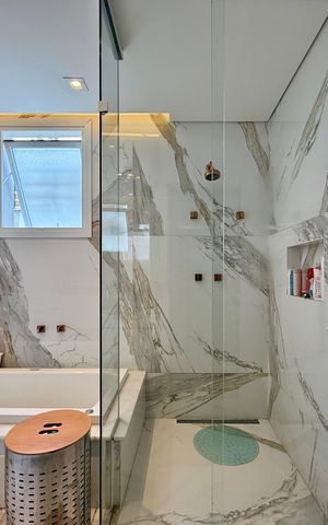 Casa de condomínio à venda com 600m², 3 quartos e 5 vagas Casa de condomínio à venda com 600m², 3 quartos e 5 vagasBanheiro 2 Suíte 1