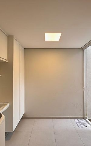 Casa de condomínio à venda com 600m², 3 quartos e 5 vagas Casa de condomínio à venda com 600m², 3 quartos e 5 vagasÁrea de Serviço