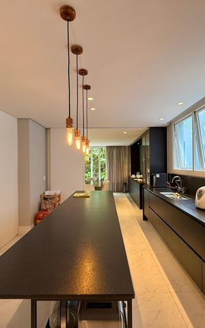 Casa de condomínio à venda com 600m², 3 quartos e 5 vagas Casa de condomínio à venda com 600m², 3 quartos e 5 vagasCozinha