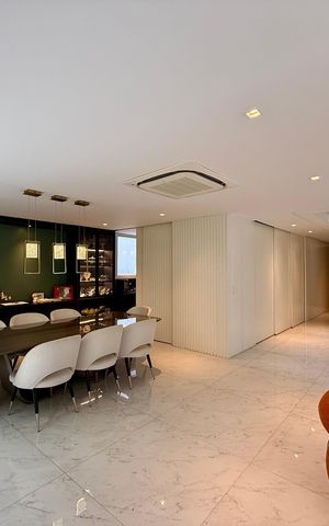 Casa de condomínio à venda com 600m², 3 quartos e 5 vagas Casa de condomínio à venda com 600m², 3 quartos e 5 vagasSala