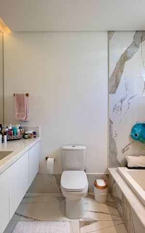 Casa de condomínio à venda com 600m², 3 quartos e 5 vagas Casa de condomínio à venda com 600m², 3 quartos e 5 vagasBanheiro 2 Suíte 1