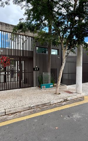 Casa de condomínio à venda com 600m², 3 quartos e 5 vagas Casa de condomínio à venda com 600m², 3 quartos e 5 vagasFachada