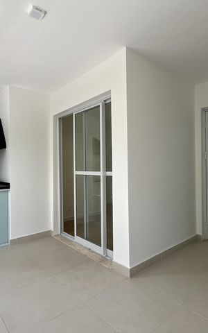 Apartamento para alugar com 67m², 2 quartos e 1 vaga Apartamento para alugar com 67m², 2 quartos e 1 vagaVaranda