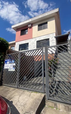 Casa à venda com 168m², 3 quartos e 3 vagasFACHADA