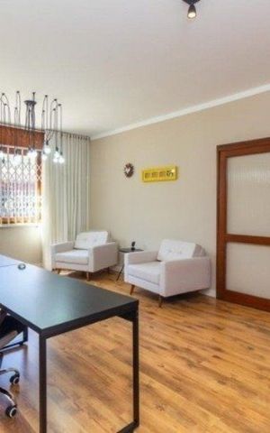 Casa para alugar com 380m², 3 quartos e 3 vagas Casa para alugar com 380m², 3 quartos e 3 vagasSuíte 3