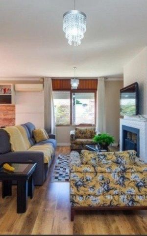 Casa para alugar com 380m², 3 quartos e 3 vagas Casa para alugar com 380m², 3 quartos e 3 vagasSala