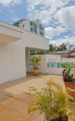 Casa à venda com 356m², 3 quartos e 4 vagas Casa à venda com 356m², 3 quartos e 4 vagasVaranda do Quarto 3