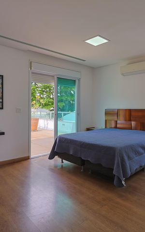 Casa à venda com 356m², 3 quartos e 4 vagas Casa à venda com 356m², 3 quartos e 4 vagasQuarto 3