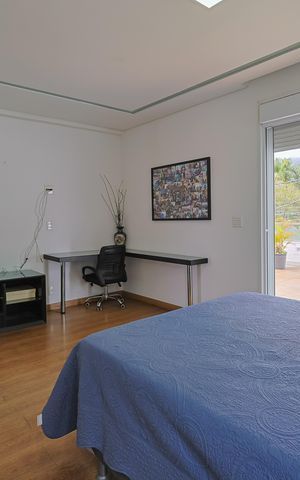 Casa à venda com 356m², 3 quartos e 4 vagas Casa à venda com 356m², 3 quartos e 4 vagasQuarto 3