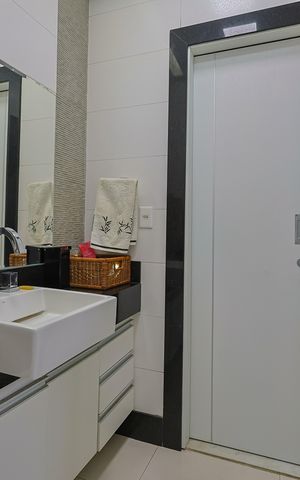 Casa à venda com 356m², 3 quartos e 4 vagas Casa à venda com 356m², 3 quartos e 4 vagasBanheiro dos Quartos 2 e 3