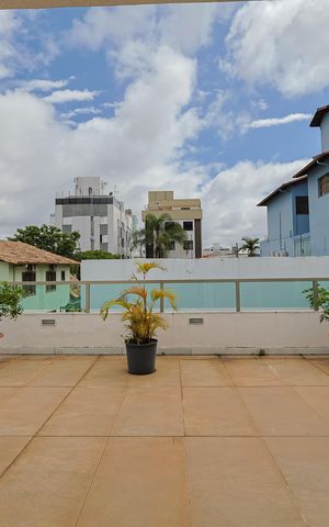 Casa à venda com 356m², 3 quartos e 4 vagas Casa à venda com 356m², 3 quartos e 4 vagasVaranda da Sala 2