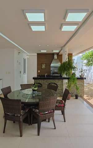Casa à venda com 356m², 3 quartos e 4 vagas Casa à venda com 356m², 3 quartos e 4 vagasÁrea externa