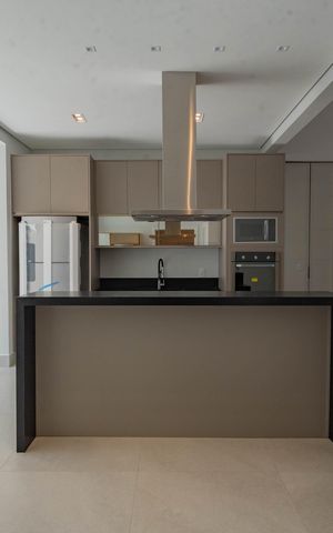 Casa de condomínio à venda com 300m², 3 quartos e 4 vagas Casa de condomínio à venda com 300m², 3 quartos e 4 vagasCozinha