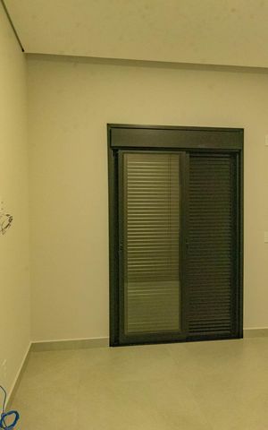 Casa de condomínio à venda com 300m², 3 quartos e 4 vagas Casa de condomínio à venda com 300m², 3 quartos e 4 vagasSuíte 2