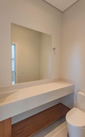 Casa de condomínio à venda com 300m², 3 quartos e 4 vagas Casa de condomínio à venda com 300m², 3 quartos e 4 vagasLavabo