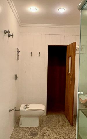 Apartamento à venda com 333m², 4 quartos e 4 vagas Apartamento à venda com 333m², 4 quartos e 4 vagasBanheiro da Suíte 1