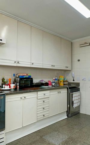 Apartamento à venda com 333m², 4 quartos e 4 vagas Apartamento à venda com 333m², 4 quartos e 4 vagasCozinha