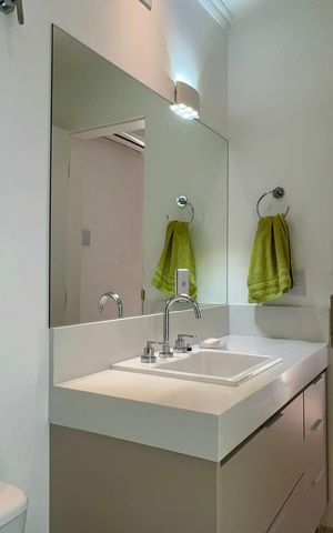 Apartamento à venda com 333m², 4 quartos e 4 vagas Apartamento à venda com 333m², 4 quartos e 4 vagasBanheiro da Suíte 3