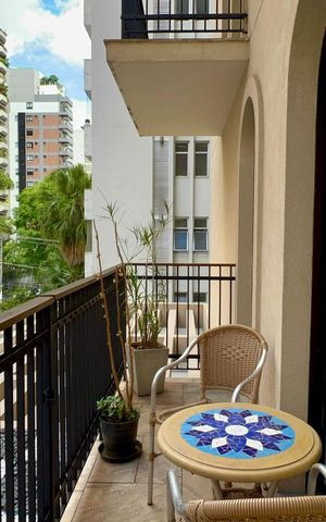 Apartamento à venda com 333m², 4 quartos e 4 vagas Apartamento à venda com 333m², 4 quartos e 4 vagasVaranda