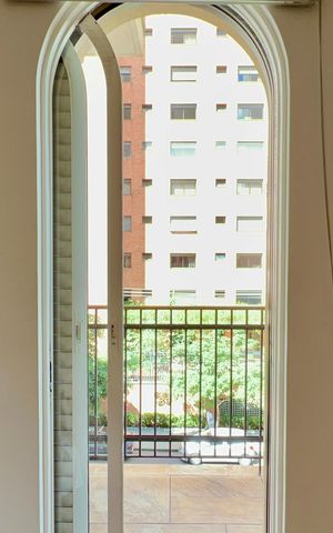 Apartamento à venda com 333m², 4 quartos e 4 vagas Apartamento à venda com 333m², 4 quartos e 4 vagasSacada da suite 4