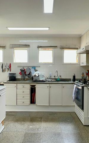 Apartamento à venda com 333m², 4 quartos e 4 vagas Apartamento à venda com 333m², 4 quartos e 4 vagasCozinha