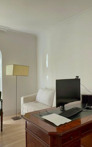 Apartamento à venda com 333m², 4 quartos e 4 vagas Apartamento à venda com 333m², 4 quartos e 4 vagasSuíte 2