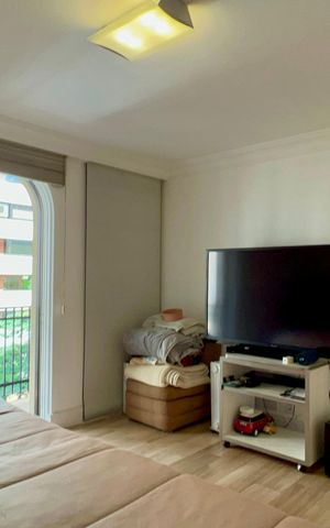Apartamento à venda com 333m², 4 quartos e 4 vagas Apartamento à venda com 333m², 4 quartos e 4 vagasSuíte 4